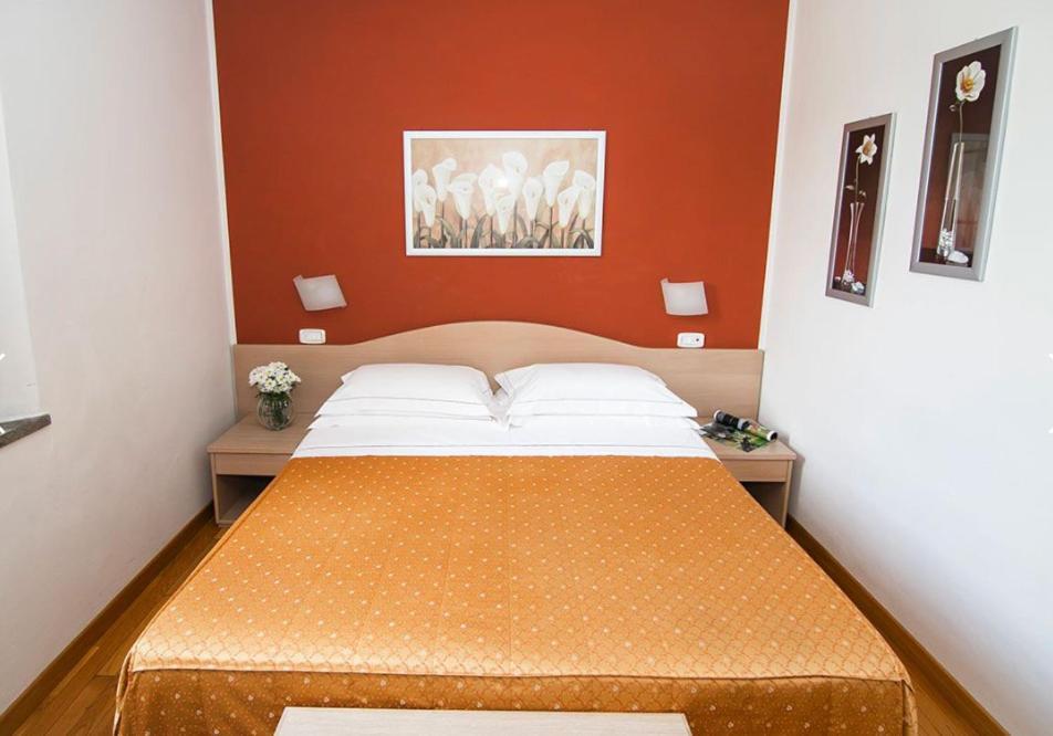 Hotel La Colonna Сиена Экстерьер фото